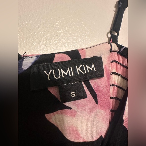 Yumi Kim Silk Pretty Woman Midi Dress in Paradise Found Floral size Small Black - Picture 5 of 9